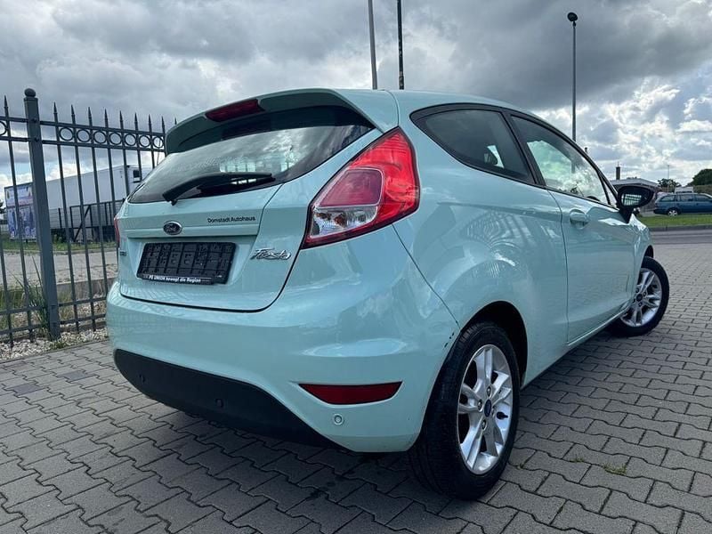 Gebraucht Ford Fiesta Celebration 101 PS (74 kW) 2016 Grün Kleinwagen