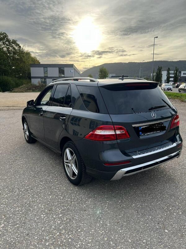 Grau Gebraucht 2013 Mercedes ML350 AMG SUV | 17.900 € (Superpreis) - Bild 1/4
