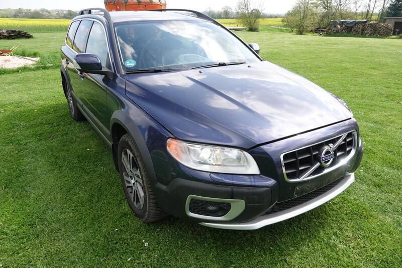 Blau Gebraucht 2012 Volvo XC70 Momentum SUV | 18.500 € - Bild 1/4