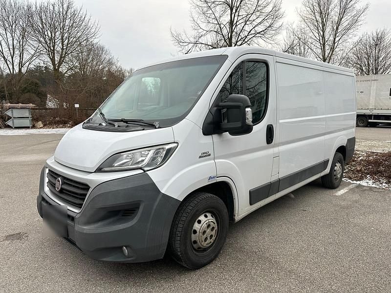 Gebraucht Fiat Ducato 131 PS (96 kW) 2015 Weiß Van