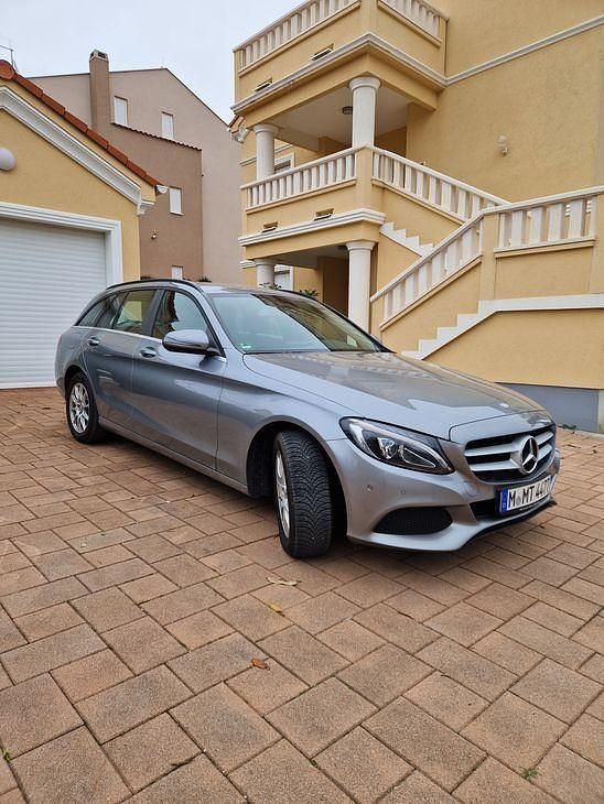 Grau Gebraucht 2016 Mercedes C220 Kombi | 13.590 € (Guter Preis) - Bild 1/4