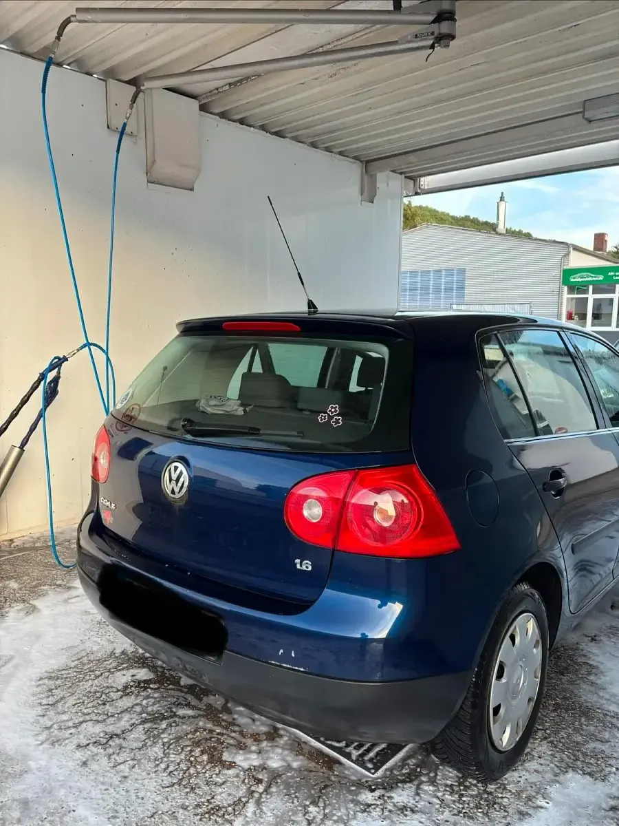Gebraucht VW Golf V 102 PS (75 kW) 2004 Blau Kleinwagen