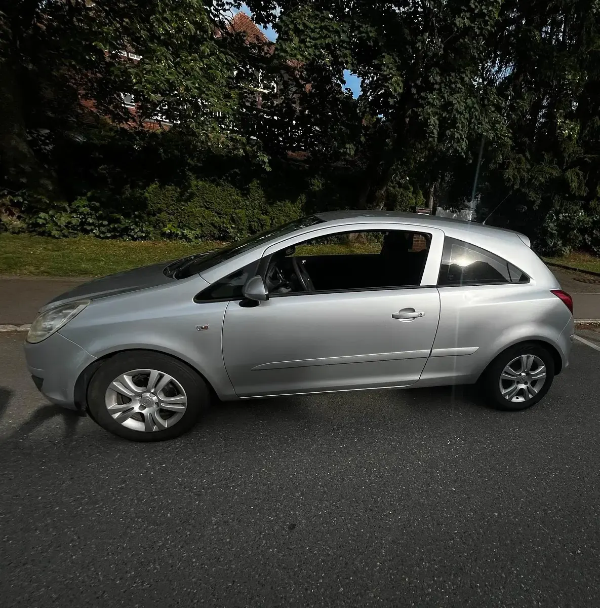 Gebraucht Opel Corsa 80 PS (58 kW) 2007 Silber Kleinwagen