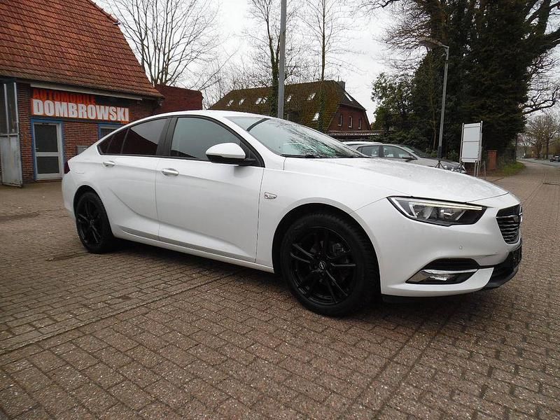 Gebraucht Opel Insignia Edition 136 PS (100 kW) 2017 Weiß Limousine