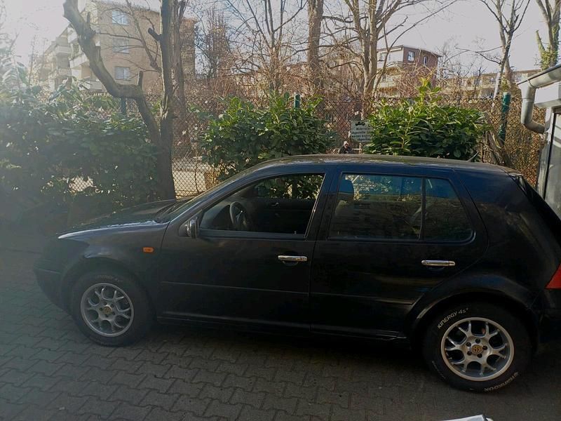 Gebraucht VW Golf IV 75 PS (55 kW) 1998 Schwarz Kleinwagen