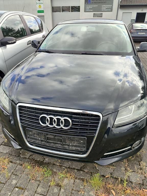 Schwarz Gebraucht 2011 Audi A3 Ambiente Limousine | 4.990 € (Guter Preis) - Bild 1/4