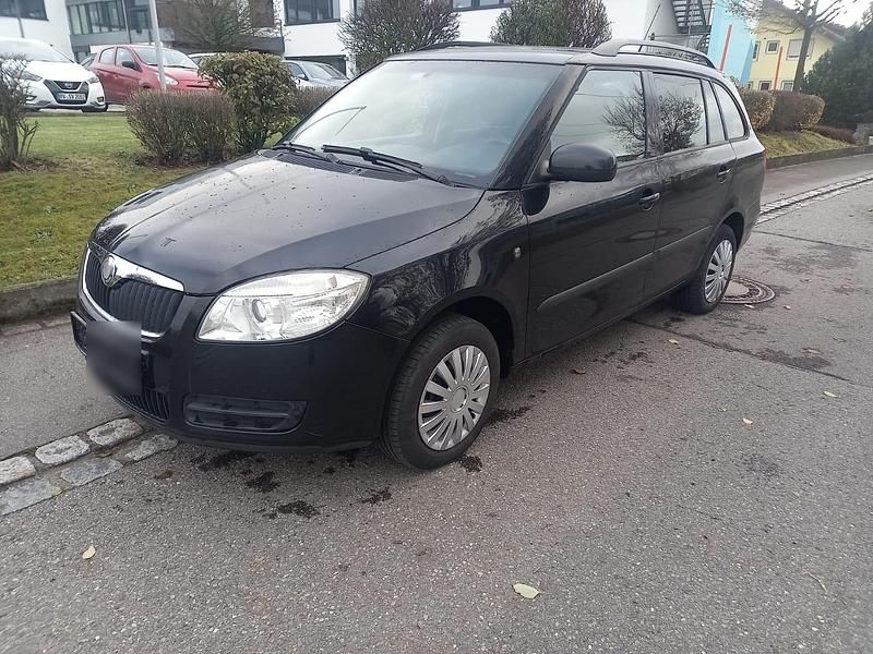 Schwarz Gebraucht 2008 Skoda Fabia Kombi | 1.600 € (Guter Preis) - Bild 1/4