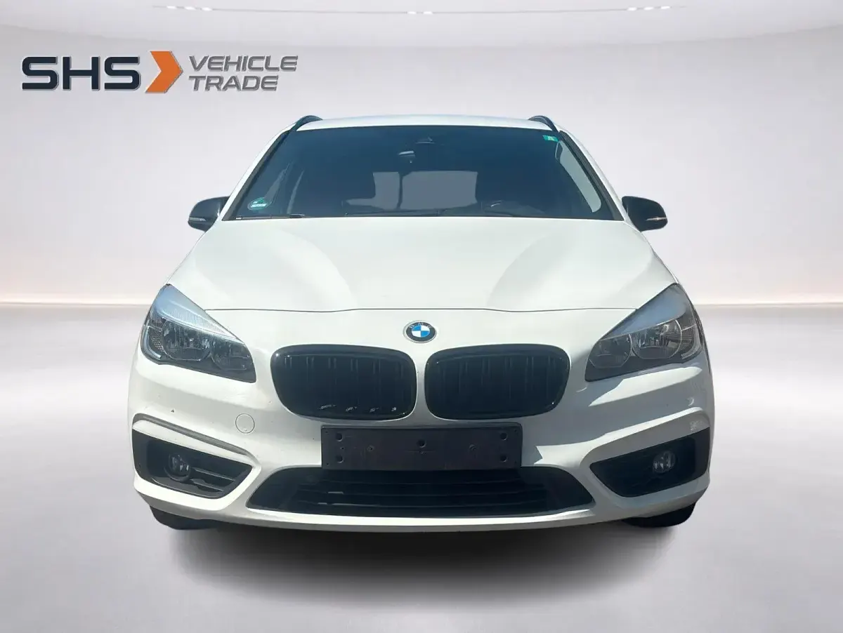 Gebraucht BMW 218 Basis 136 PS (100 kW) 2015 Weiß Van / Kleinbus