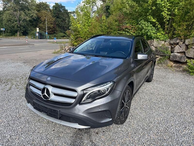 Grau Gebraucht 2014 Mercedes GLA220 SUV | 13.999 € (Fairer Preis) - Bild 1/4