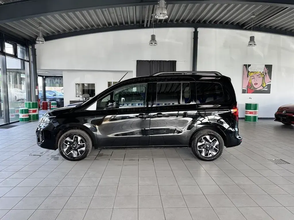 Neu Nissan Townstar Tekna 131 PS (96 kW) 2026 Schwarz metallic Van / Kleinbus