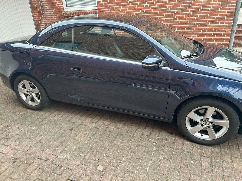 Usata VW Eos 122 CV (89 kW) 2013 Blu Cabrio