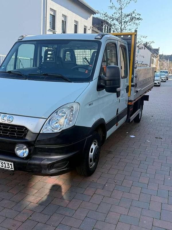 Second-hand Iveco Daily 170 CP (125 kW) 2012 Van