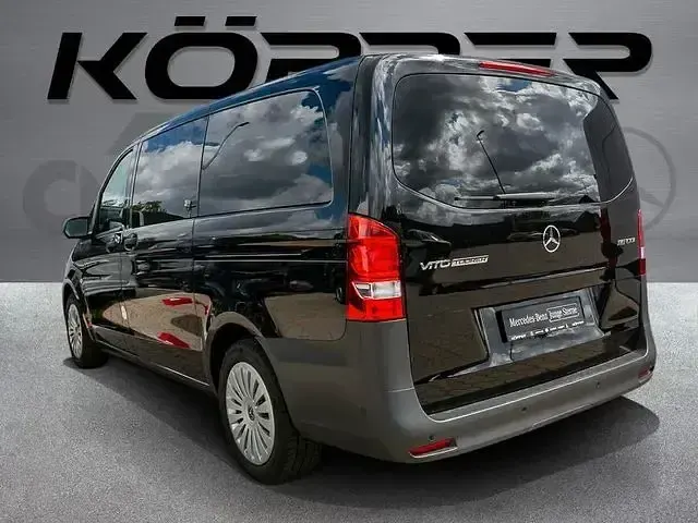 Gebraucht Mercedes Vito 163 PS (119 kW) 2025 Schwarz Van