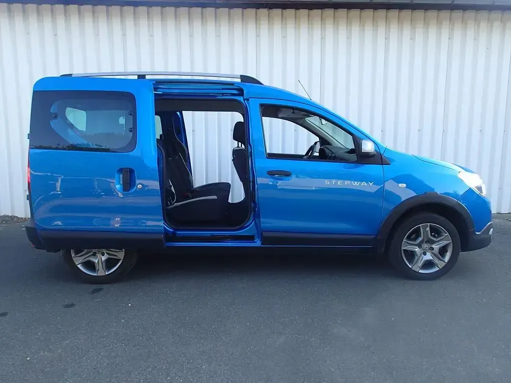 Gebraucht Dacia Dokker Stepway 131 PS (96 kW) 2020 Blau Van / Kleinbus