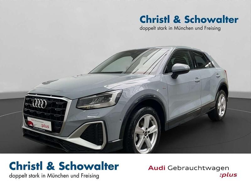 Pfeilgrau perleffekt Gebraucht 2024 Audi Q2 S-Line SUV | 33.809 € (Teuer) - Bild 1/4