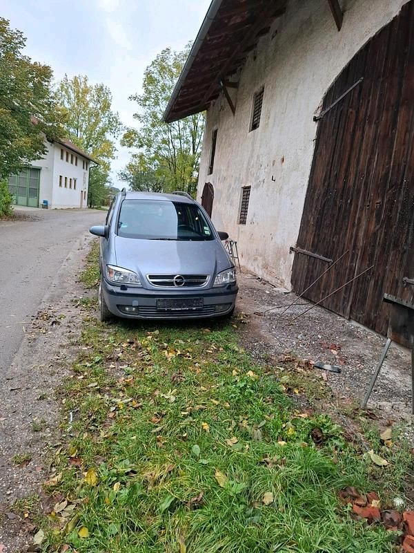 Silber Gebraucht 2002 Opel Zafira Kombi | 500 € - Bild 1/4