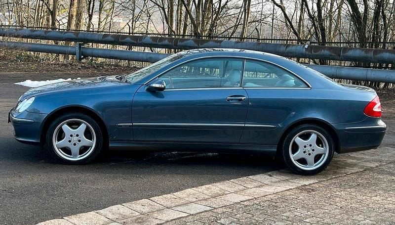 Gebraucht Mercedes CLK320 218 PS (160 kW) 2004 Blau Coupé