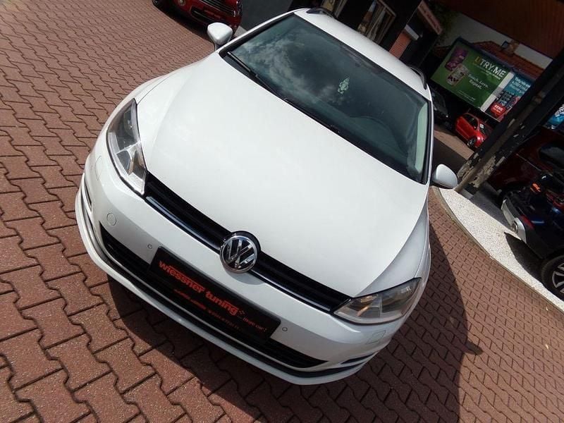 Weiß Gebraucht 2014 VW Golf VII Trendline Kombi | 4.994 € (Superpreis) - Bild 1/4