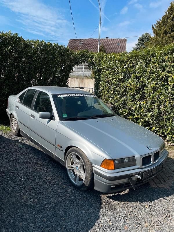 Gebraucht BMW 323 170 PS (125 kW) 1996 Limousine