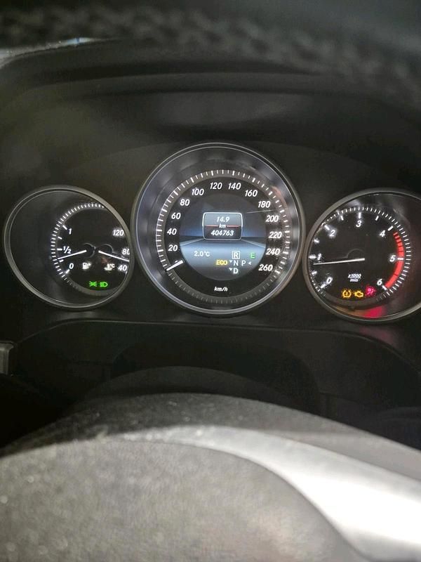 Gebraucht Mercedes E200 136 PS (100 kW) 2015 Beige Limousine