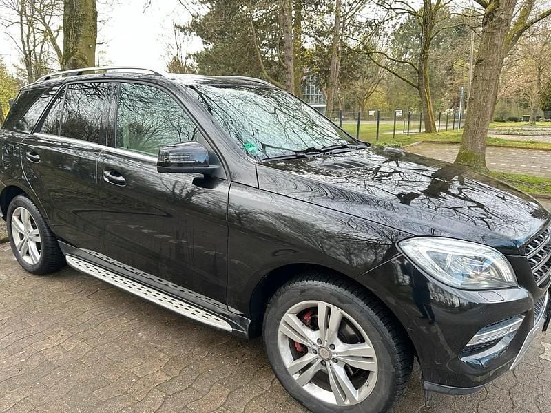 Gebraucht Mercedes ML250 204 PS (150 kW) 2012 Schwarz SUV