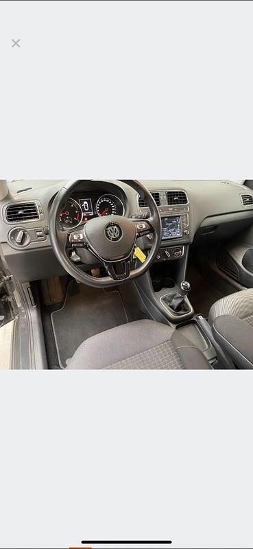 Gebraucht VW Polo 90 PS (66 kW) 2017 Grau Kleinwagen