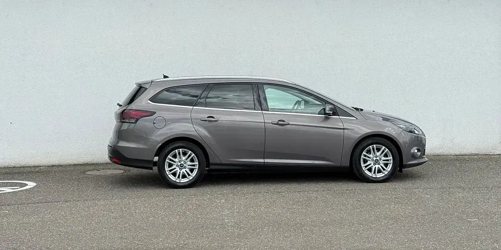 Gebraucht Ford Focus Titanium 125 PS (91 kW) 2014 Braun Limousine