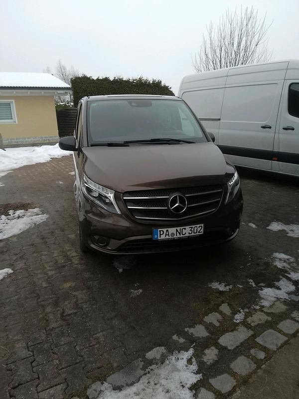 Gebraucht Mercedes Vito 163 PS (119 kW) 2016 Braun Van