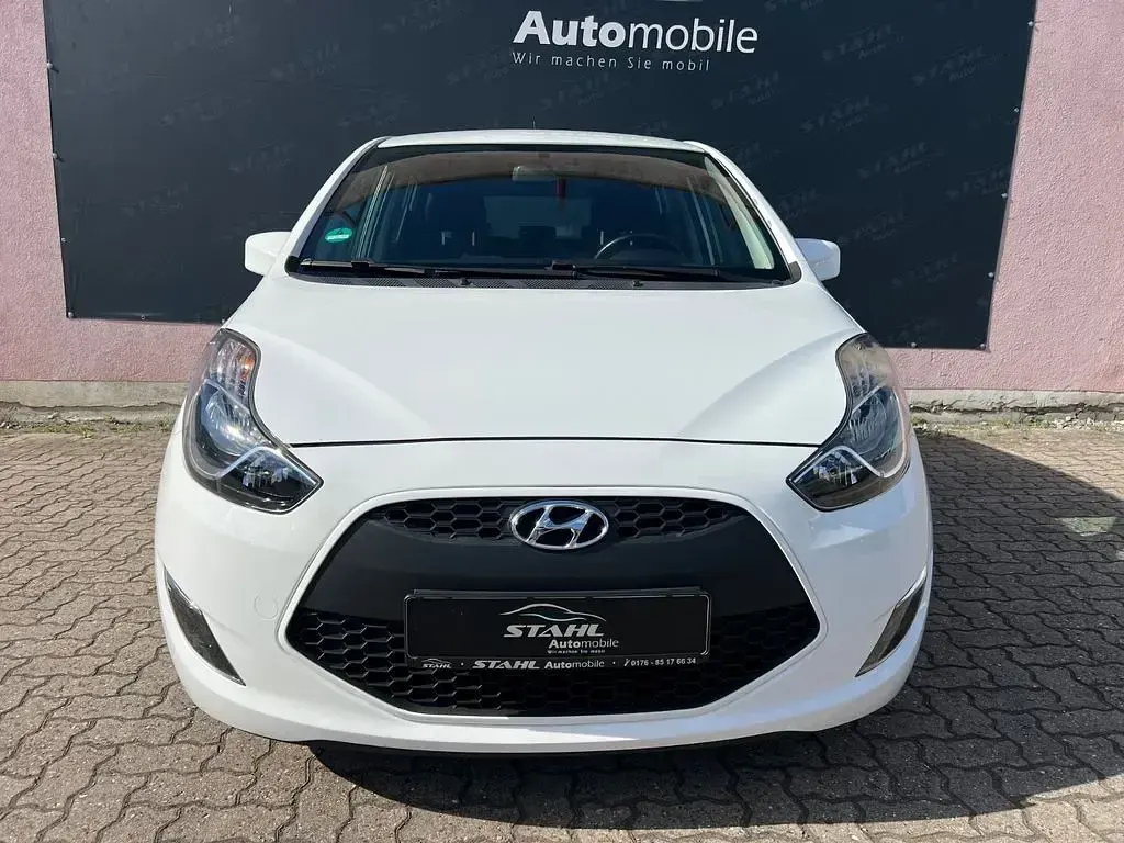 Gebraucht Hyundai ix20 125 PS (91 kW) 2016 Weiß Kleinwagen