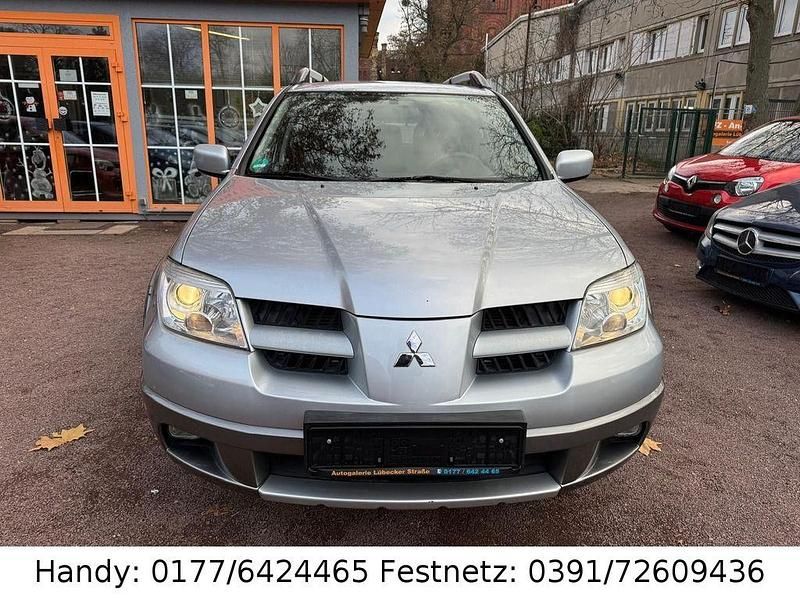 Gebraucht Mitsubishi Outlander Plus 170 PS (125 kW) 2009 Silber SUV