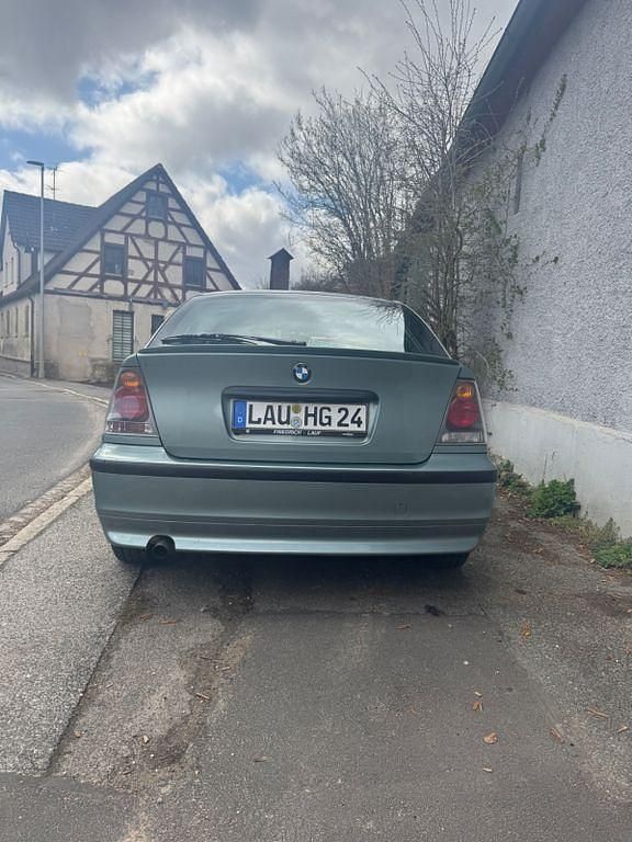 Gebraucht BMW 316 116 PS (85 kW) 2002 Blau Limousine
