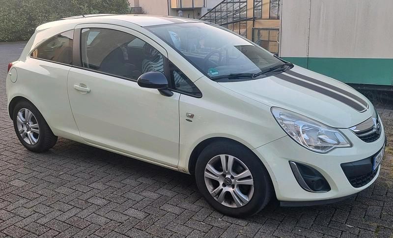 Gebraucht Opel Corsa Satellite 70 PS (51 kW) 2011 Andere farben Kleinwagen