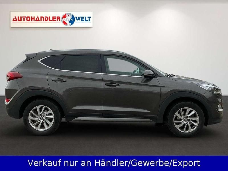 Gebraucht Hyundai Tucson Style 177 PS (130 kW) 2016 Grau SUV