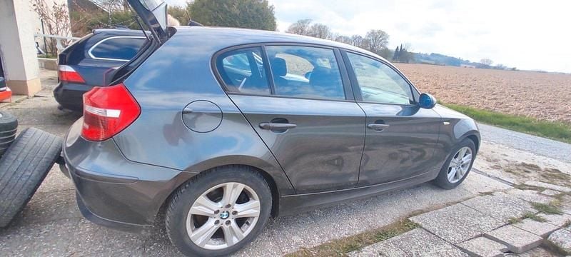 Gebraucht BMW 118 143 PS (105 kW) 2008 Grau Kleinwagen