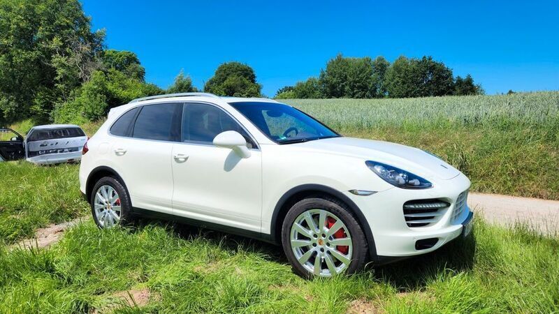 Weiß Gebraucht 2010 Porsche Cayenne Turbo SUV | 29.400 € (Fairer Preis) - Bild 1/4