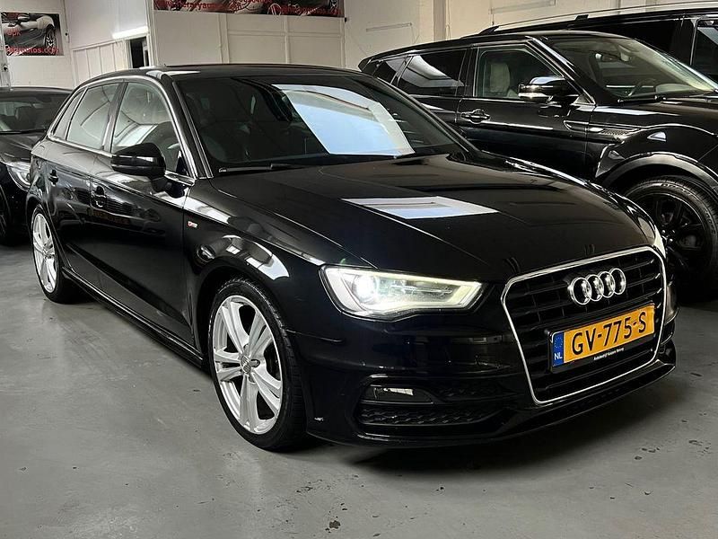 Schwarz Gebraucht 2015 Audi A3 Sportback S-Line Limousine | 8.500 € (Superpreis) - Bild 1/4