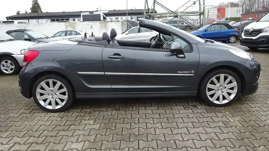 Gebraucht Peugeot 207 CC 111 PS (81 kW) 2013 Grau Cabrio