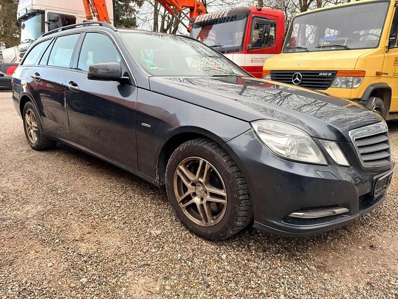 Gebraucht Mercedes E300 231 PS (169 kW) 2010 Grau Kombi