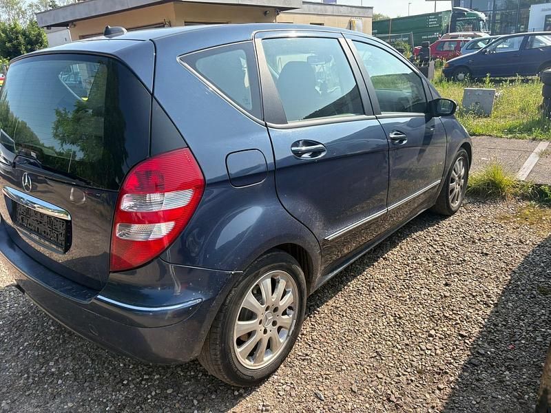Blau Gebraucht 2005 Mercedes A200 Limousine | 1.200 € (Guter Preis) - Bild 1/4