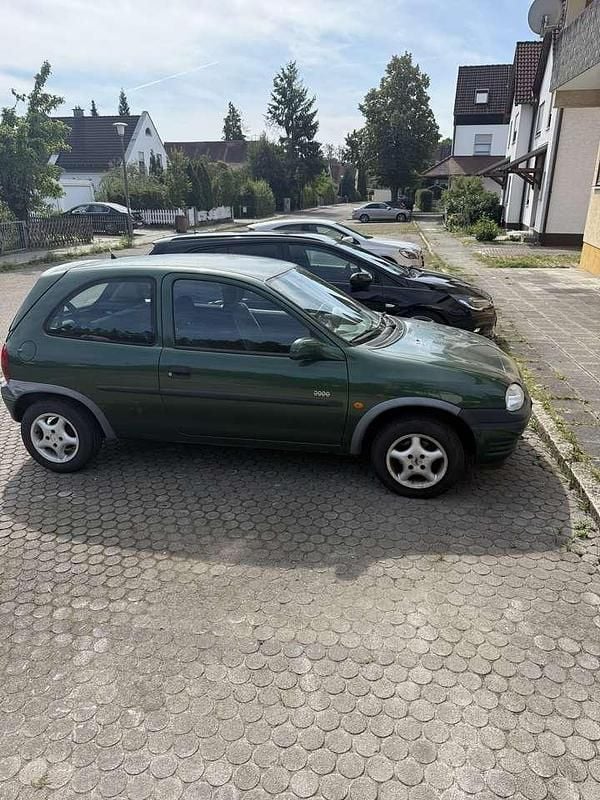 Gebraucht Opel Corsa Edition 65 PS (47 kW) 2000 Grün Kleinwagen