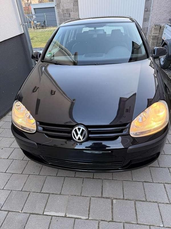 Schwarz Gebraucht 2004 VW Golf IV Trendline Kleinwagen | 3.450 € (Etwas zu teuer) - Bild 1/4