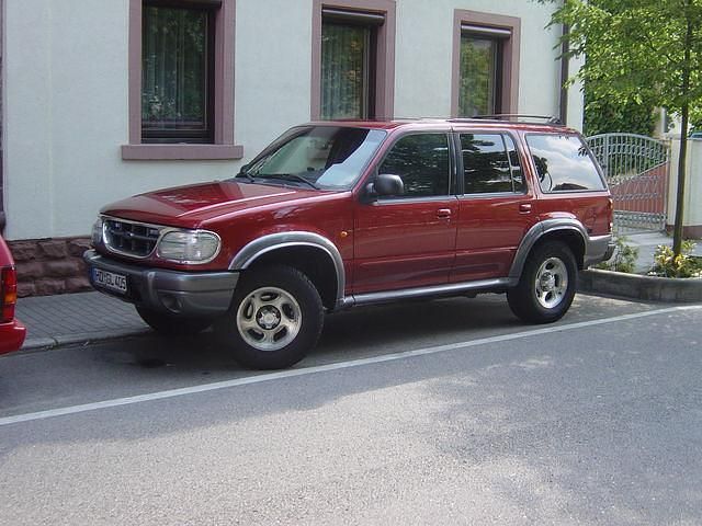 Second-hand Ford Explorer 277 CP (203 kW) 1999 Roșu SUV