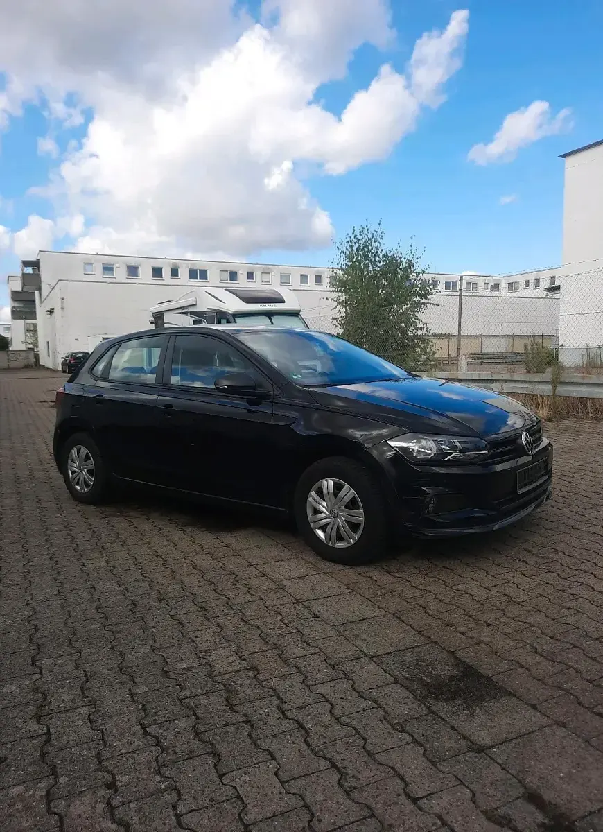 Gebraucht VW Polo 65 PS (47 kW) 2018 Schwarz Kleinwagen