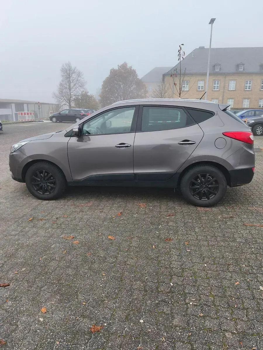 Gebraucht Hyundai ix35 Trend 135 PS (99 kW) 2015 Braun SUV