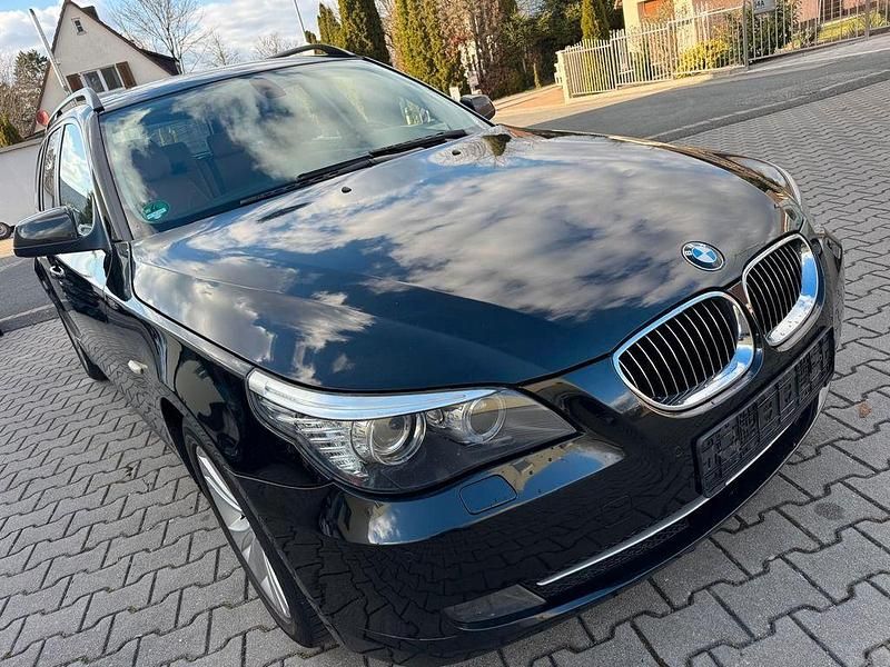 Gebraucht BMW 523 Advantage 190 PS (139 kW) 2009 Schwarz Kombi