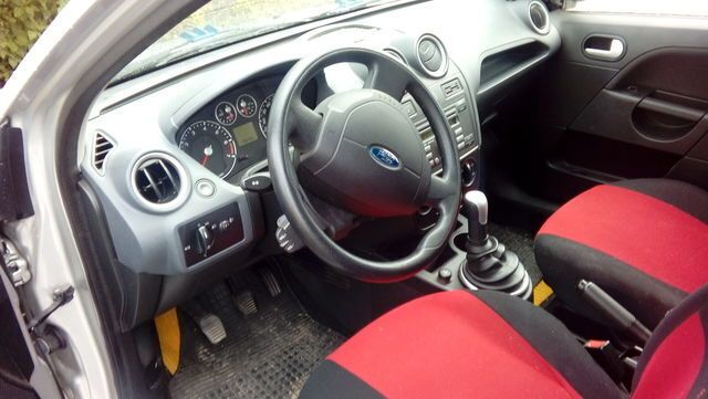 Gebraucht Ford Fiesta 80 PS (58 kW) 2006 Grau Kleinwagen