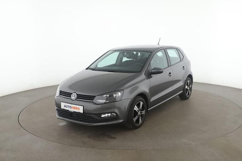 Grau Gebraucht 2015 VW Polo Comfortline Kleinwagen | 13.990 € (Teuer) - Bild 1/3