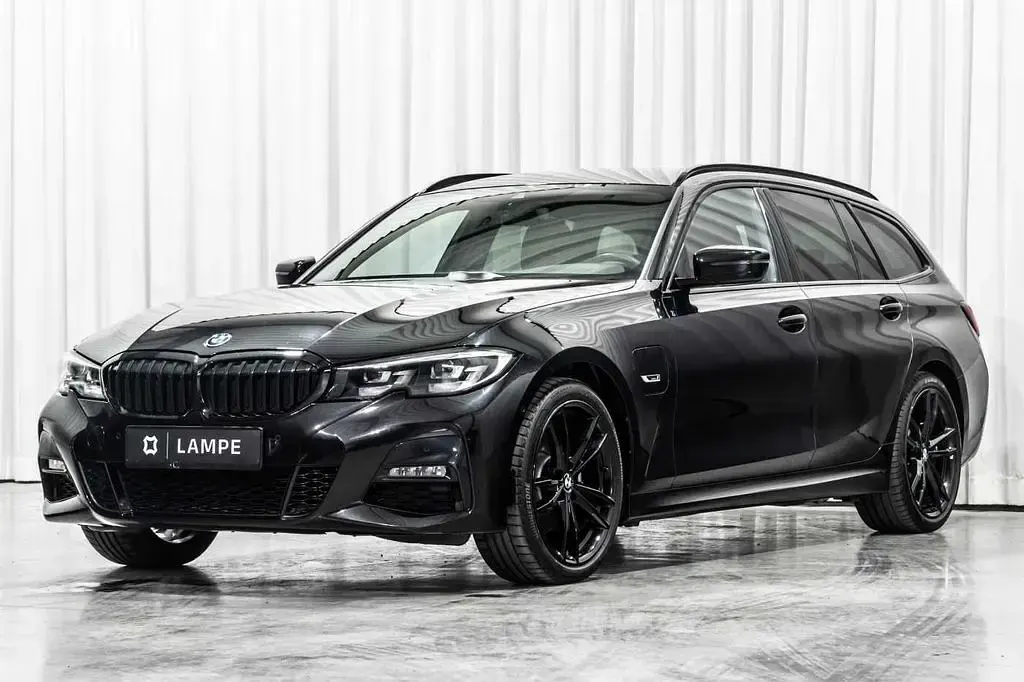 Gebraucht BMW 320e M Sport 204 PS (150 kW) 2022 Schwarz Kombi