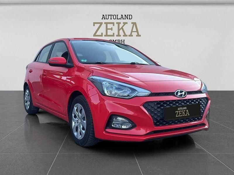 Gebraucht Hyundai i20 Advantage 101 PS (74 kW) 2019 Rot Kleinwagen