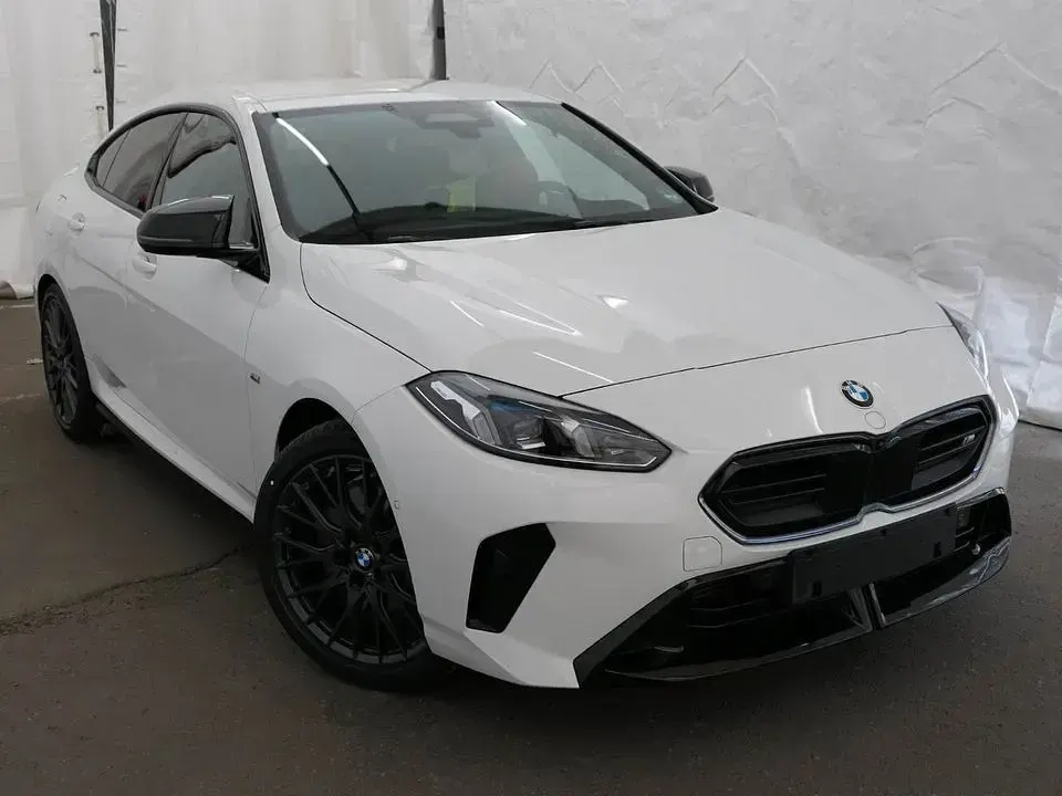 Gebraucht BMW M235 Performance 300 PS (220 kW) 2025 Weiß Coupé